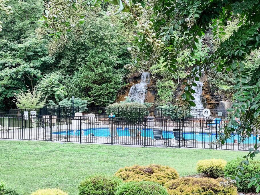 Indoor Heated Pool Hot Tub Cabin Sevierville Exterior photo