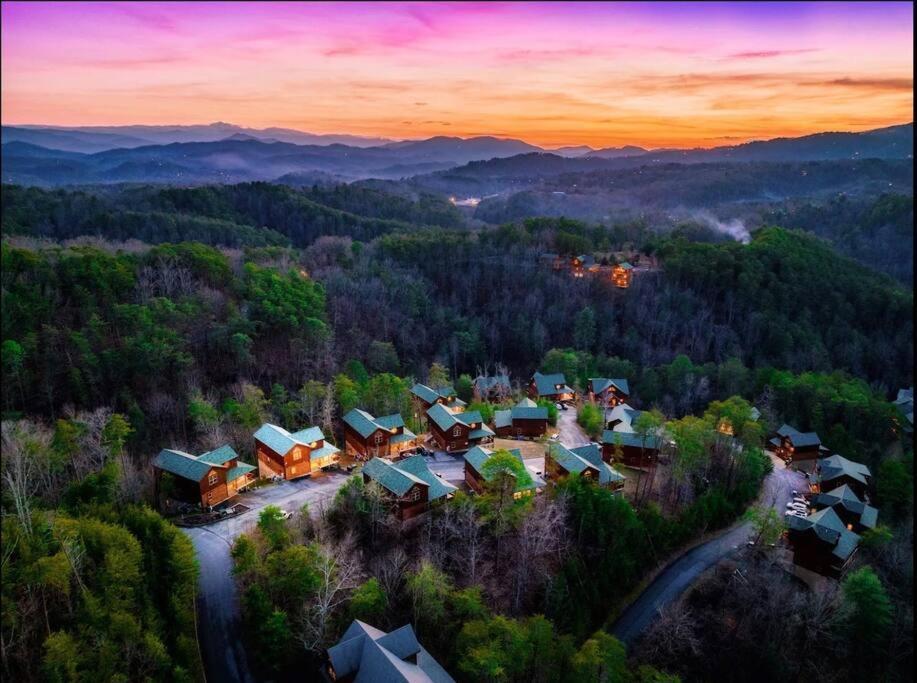 Indoor Heated Pool Hot Tub Cabin Sevierville Exterior photo